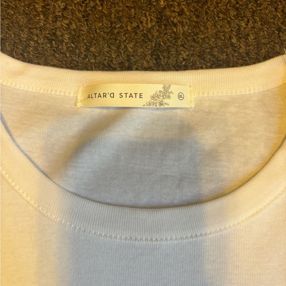 Altar’d State Santorini Shirt - Picture 3 of 5